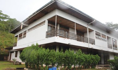 Shambalakale: Beautiful Home Nestled in Lush Mountainside of Zambia