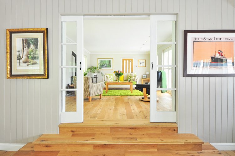Material to Consider for Your House: Carpet Floor or Hardwood?