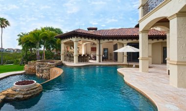 6 Factors to Consider Before Buying a Home with a Pool